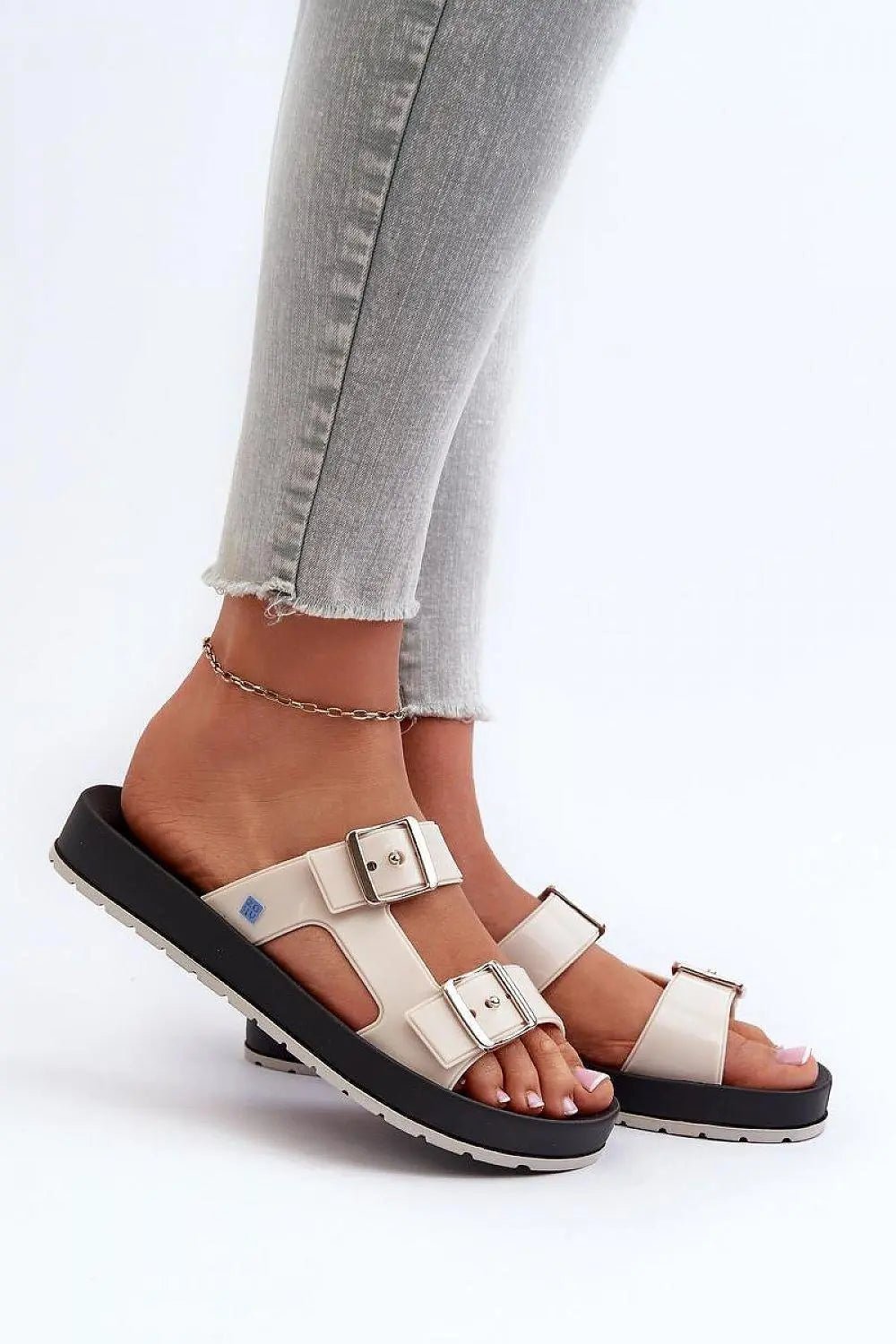 Step in style women's flip flops - Honesty Sales