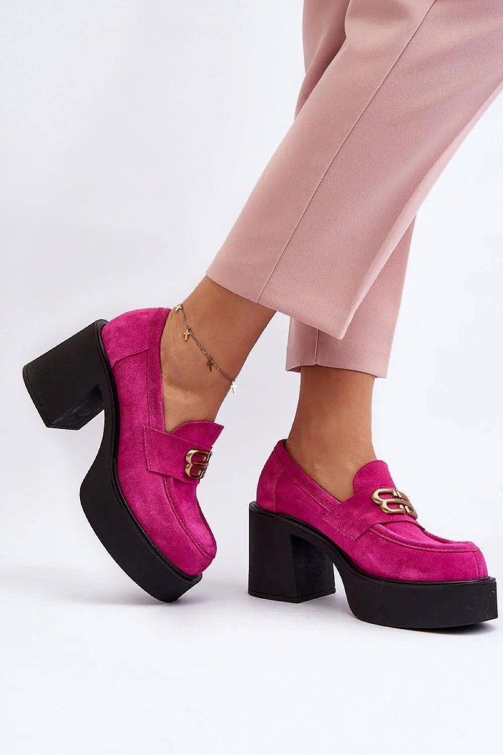 Step in style Women's heeled semi-boots with an upper made of eco-suede - Honesty Sales