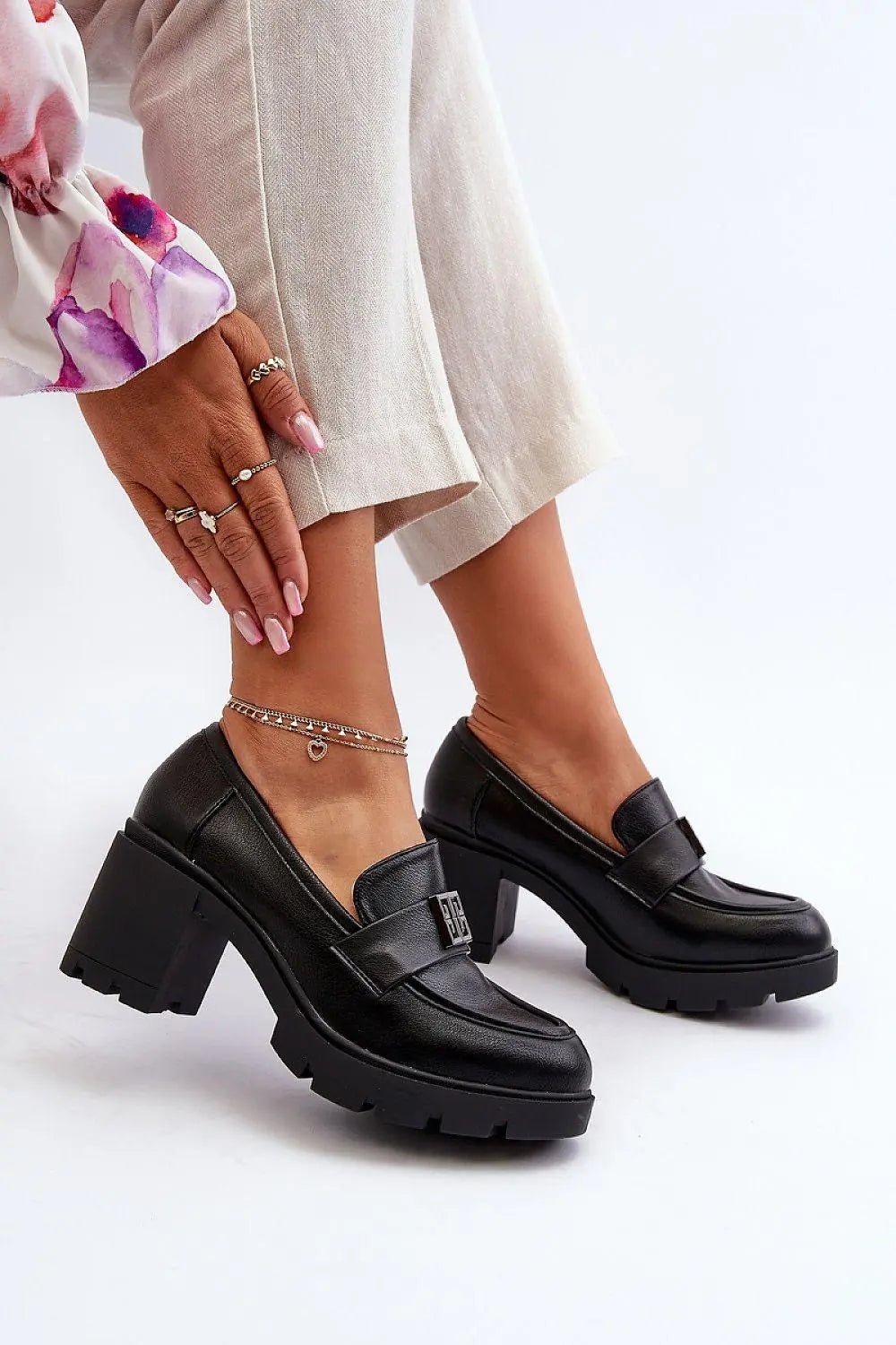 Step in style Women's semi heel boots - Honesty Sales