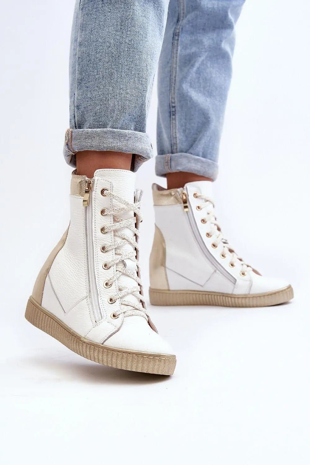 Step in style Women's wedge sneakers made of natural leather - Honesty Sales