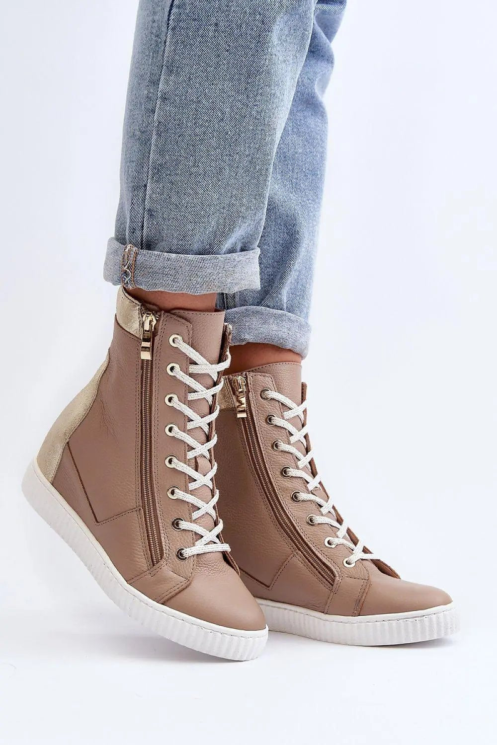 Step in style Women's wedge sneakers made of natural leather - Honesty Sales