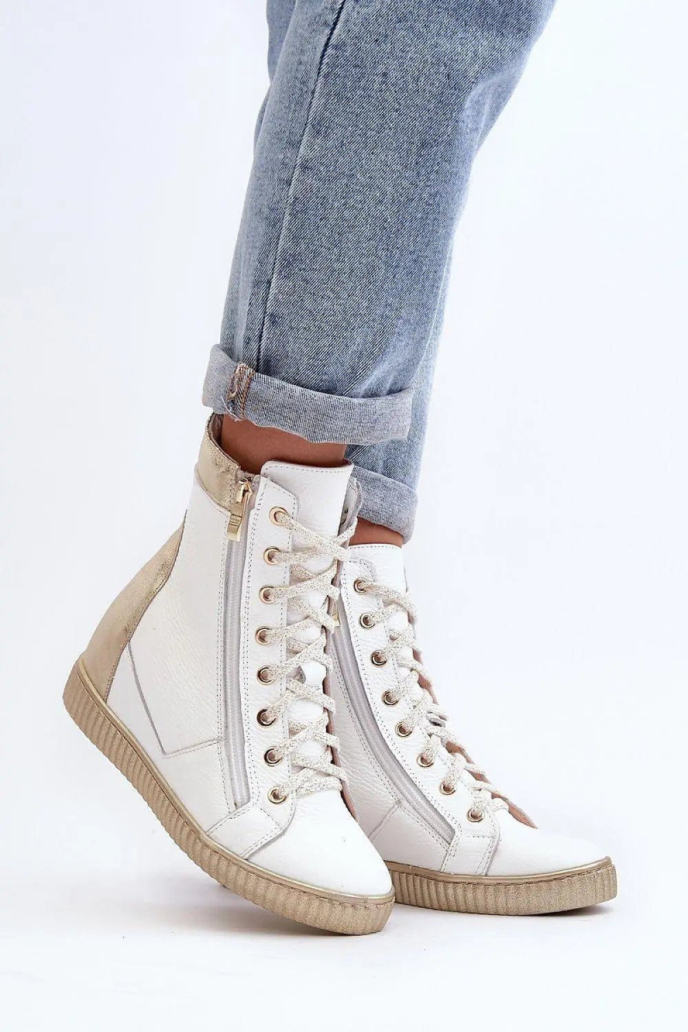 Step in style Women's wedge sneakers made of natural leather - Honesty Sales