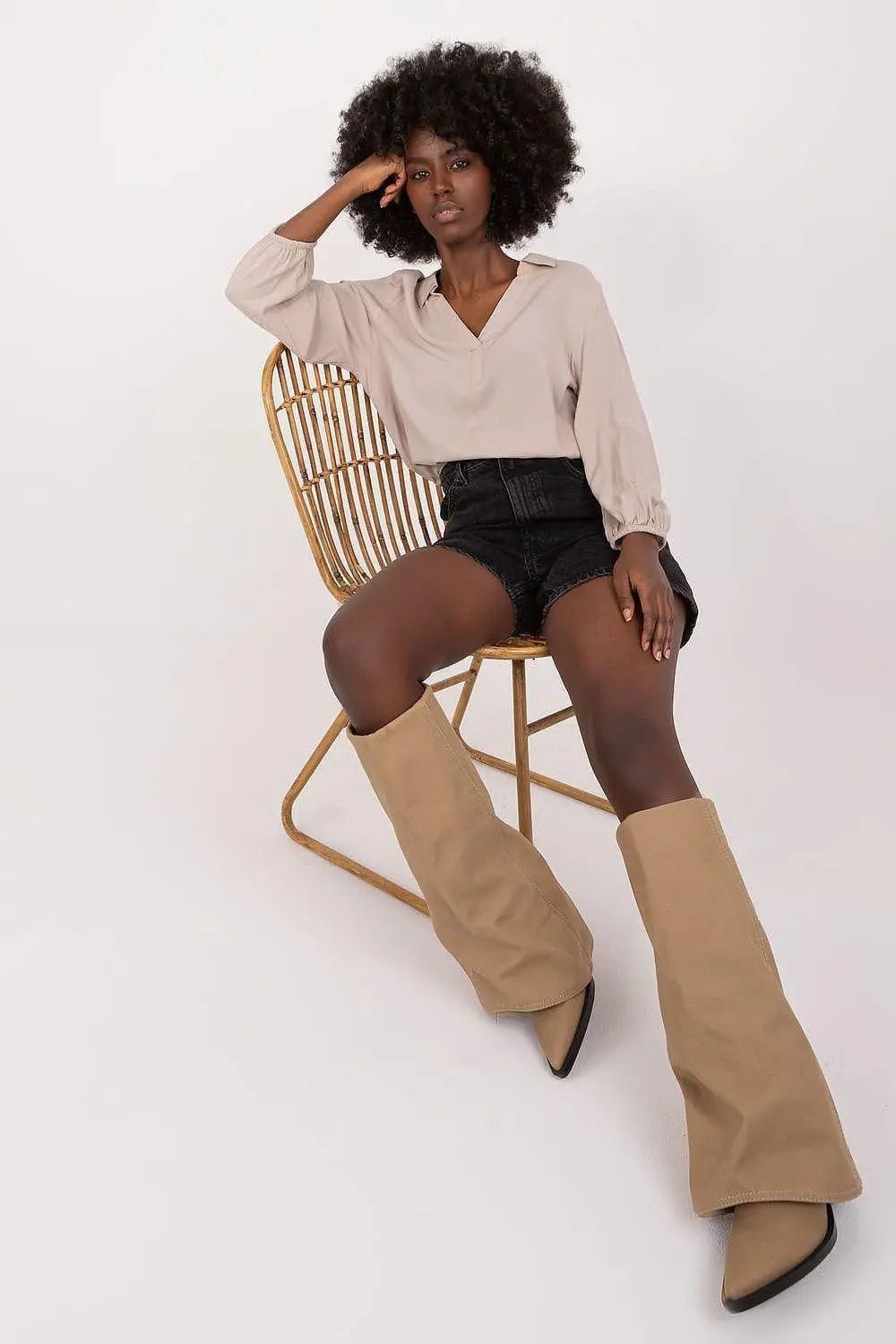 Sublevel airy and pleasant blouse - Honesty Sales