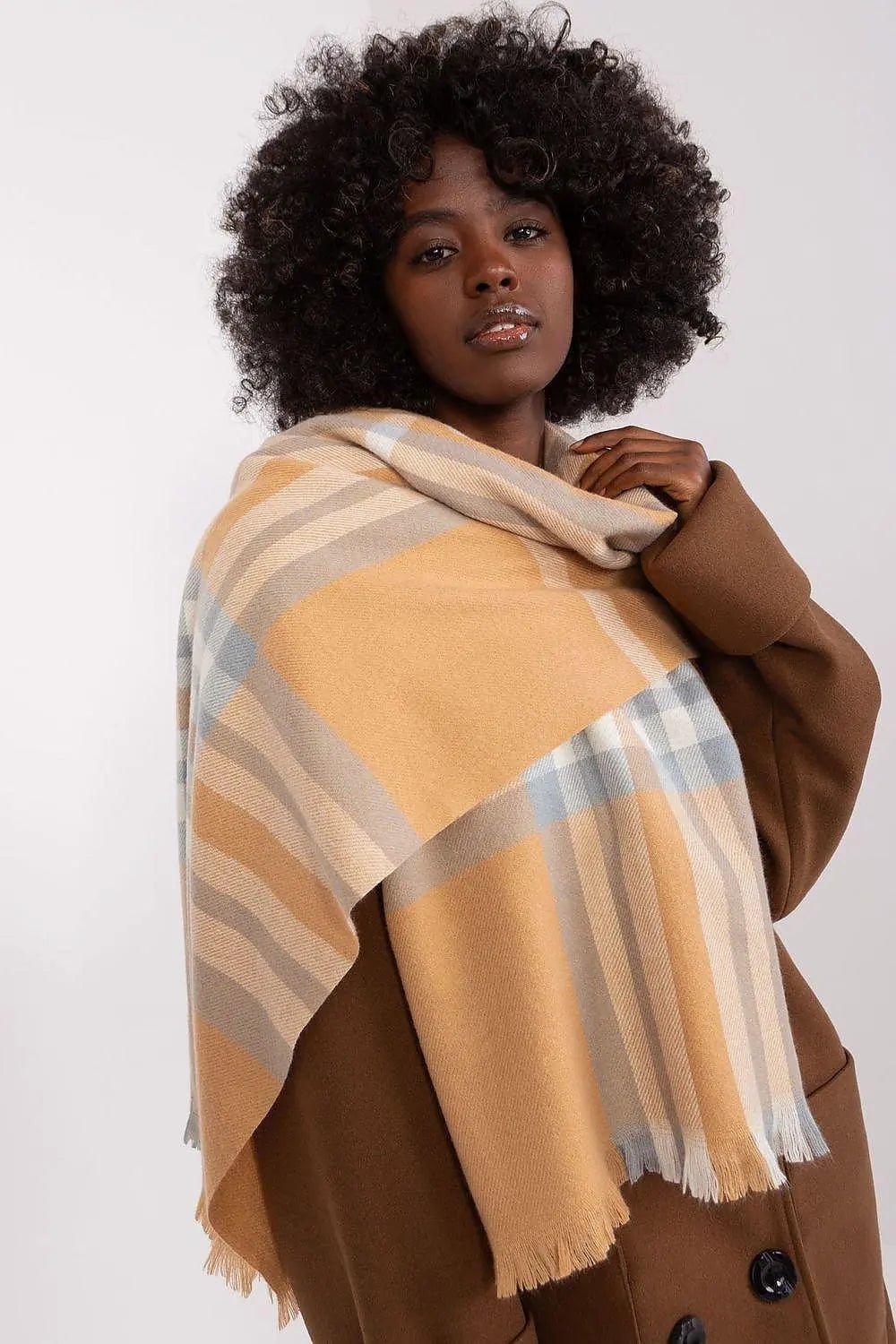 Versatile Check Scarf – Add Warmth and Style to Your Cold-Weather Wardrobe - Honesty Sales