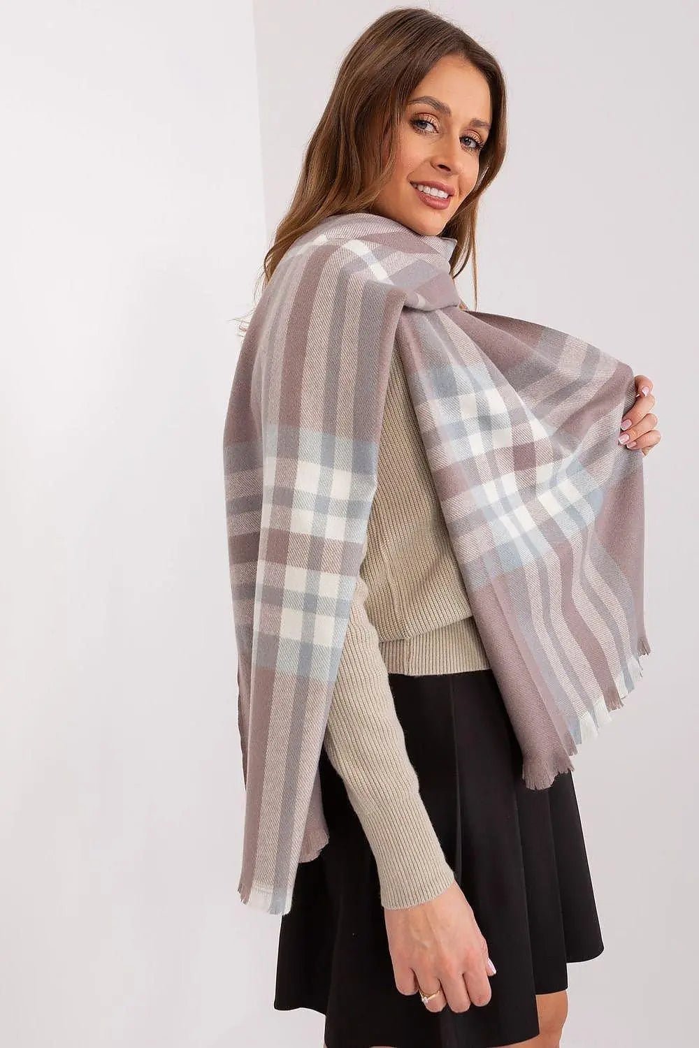 Versatile Check Scarf – Add Warmth and Style to Your Cold-Weather Wardrobe - Honesty Sales