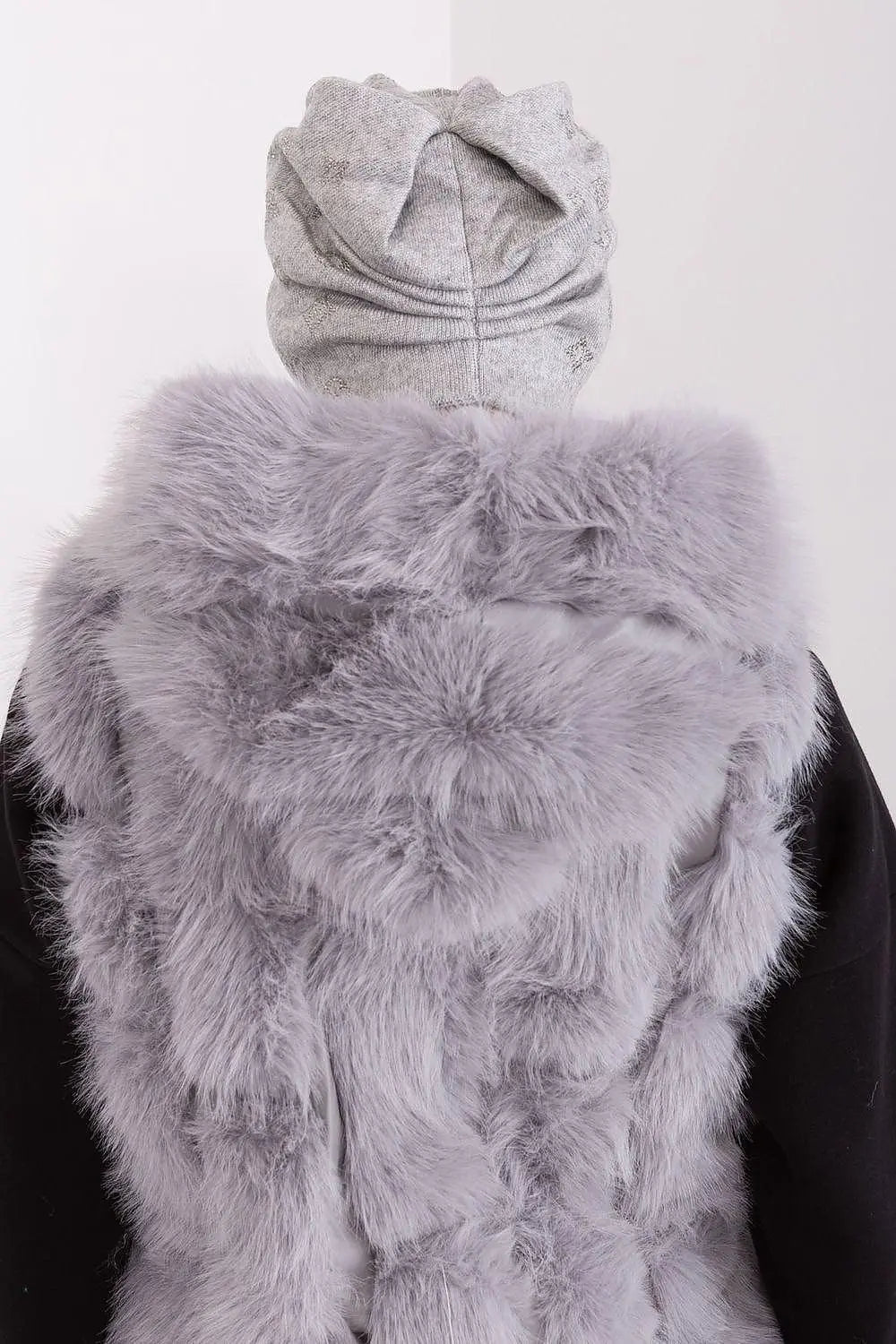 Women's Winter Beanie – Warm Cashmere Blend with Rhinestone Detail - Honesty Sales