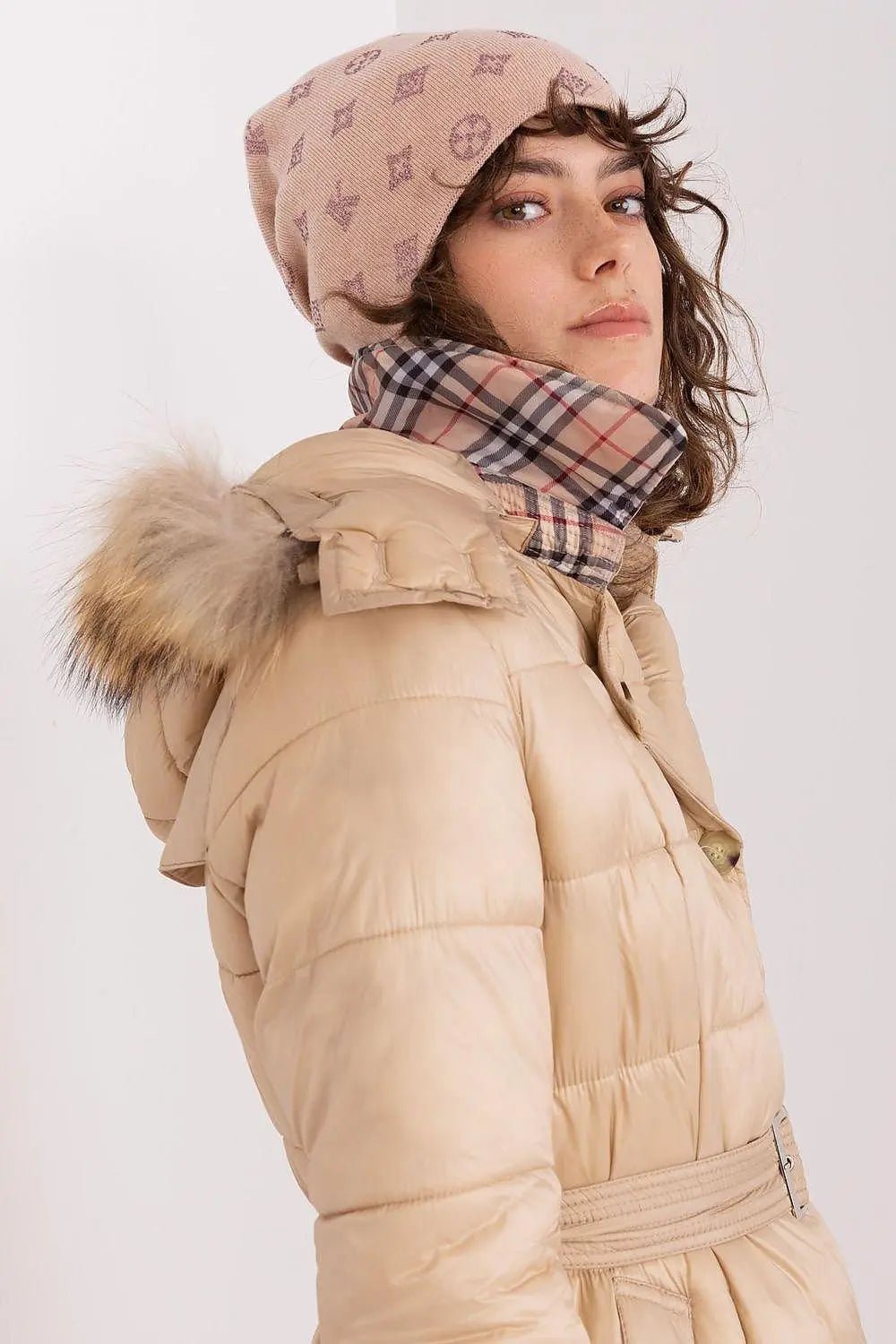 Women's Winter Beanie – Warm Cashmere Blend with Rhinestone Detail - Honesty Sales