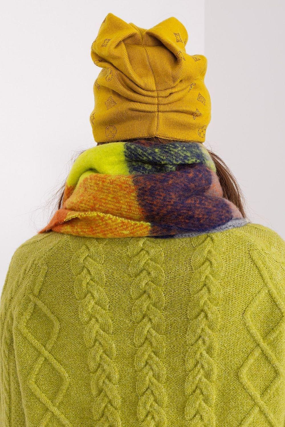 Women's Winter Beanie – Warm Cashmere Blend with Rhinestone Detail - Honesty Sales