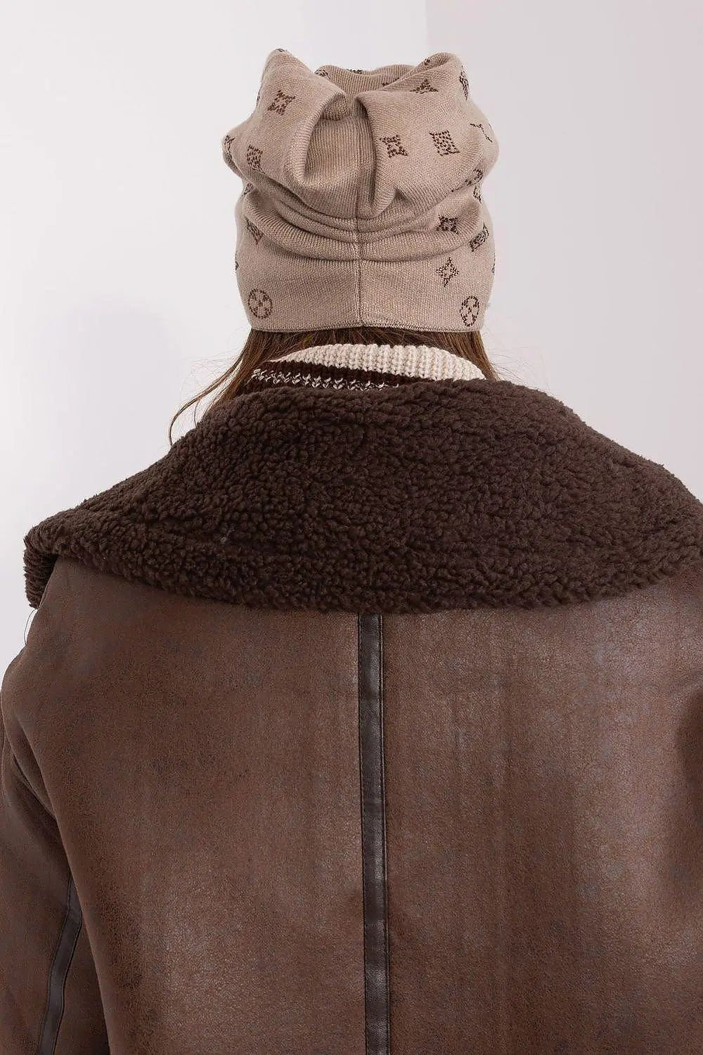 Women's Winter Beanie – Warm Cashmere Blend with Rhinestone Detail - Honesty Sales