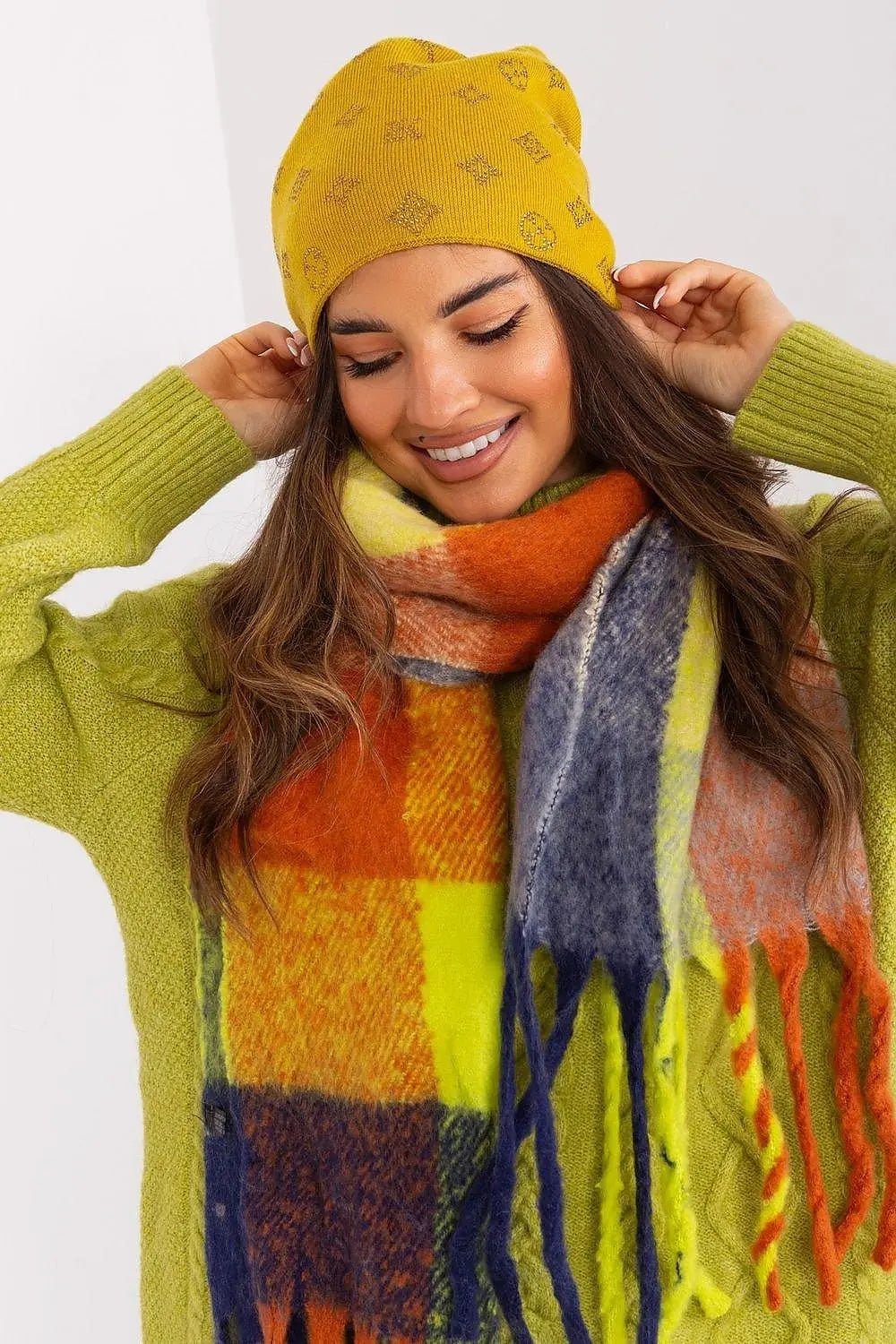 Women's Winter Beanie – Warm Cashmere Blend with Rhinestone Detail - Honesty Sales